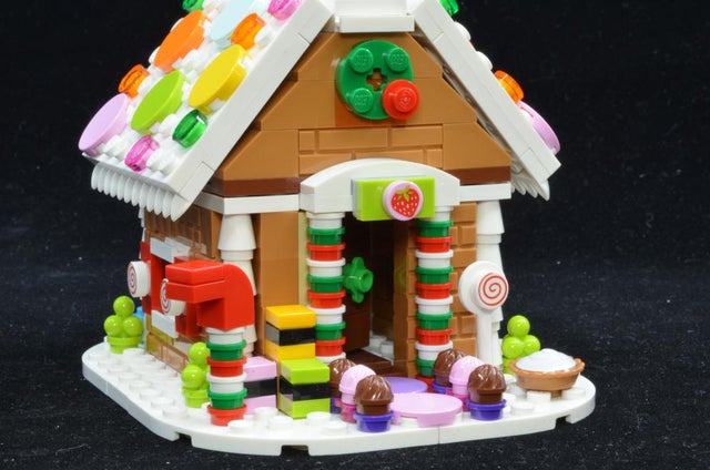 LEGO 40139 Gingerbread House Kit | Brickstuff